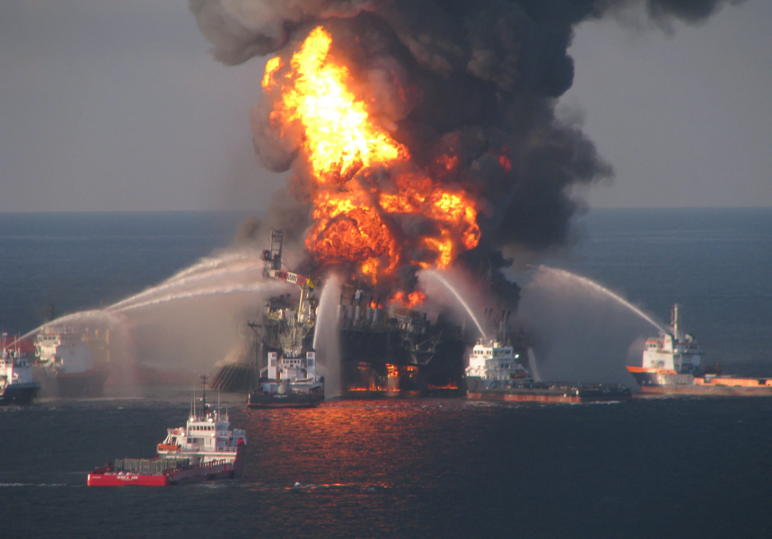 An explosion aboard the North Sea oil rig Piper Alpha, off the coast of Aberdeen, resulted in the loss of 167 lives. It is the world’s deadliest ever oil rig accident.