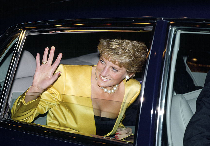 Diana, Princess of Wales, Dodi Fayed and their driver Henri Paul are killed when their car crashes in a Paris underpass while being pursued by paparazzi.