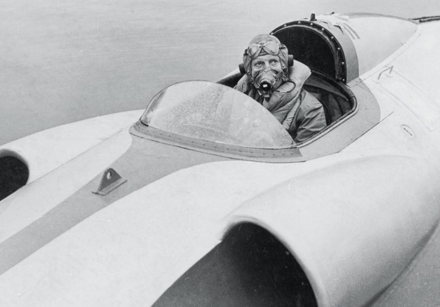 John Cobb became the first man on land to exceed 400 mph, establishing a two-way record of 394.19 mph that stood for almost 17 years and it was the last Land Speed Record set by an internal combustion piston engined car.