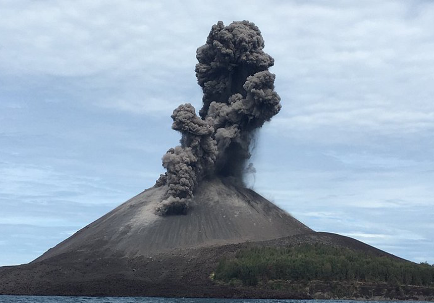 Four enormous explosions almost completely destroy the island of Krakatoa (Indonesia) and cause years of climate change. The biggest explosion the world has ever known, it was an estimated 13,000 times greater than the bomb that destroyed Hiroshima.